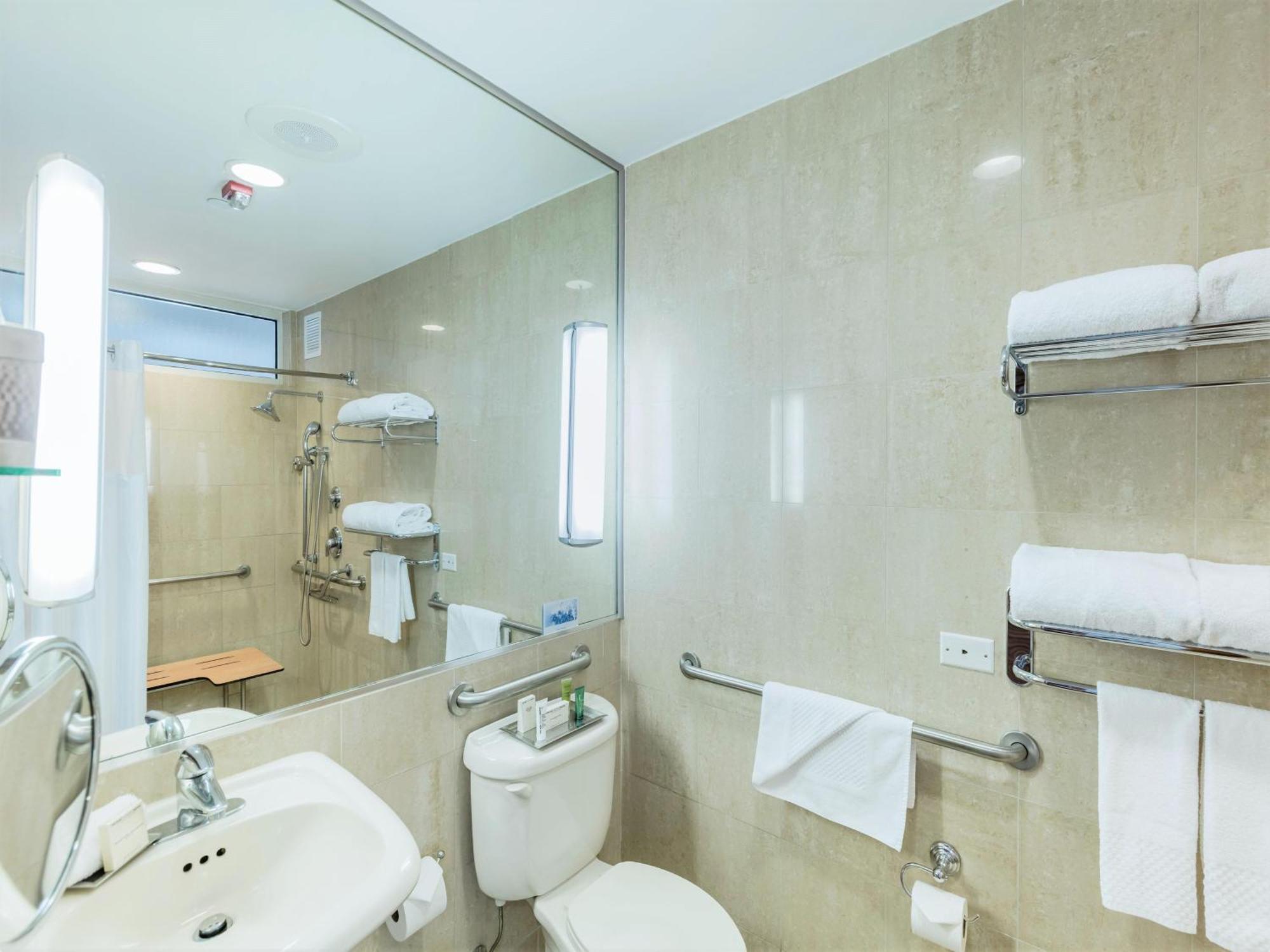 Double Room with Ocean View - Mobility Accessible